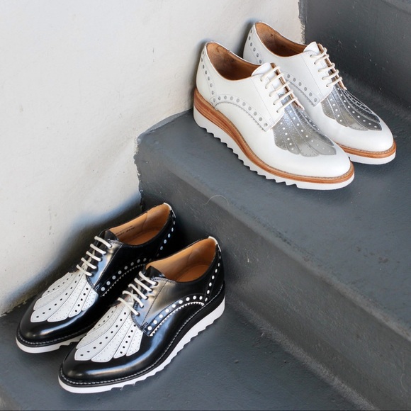 Stylish Black and White Women's Loafers - Picture 2 of 10